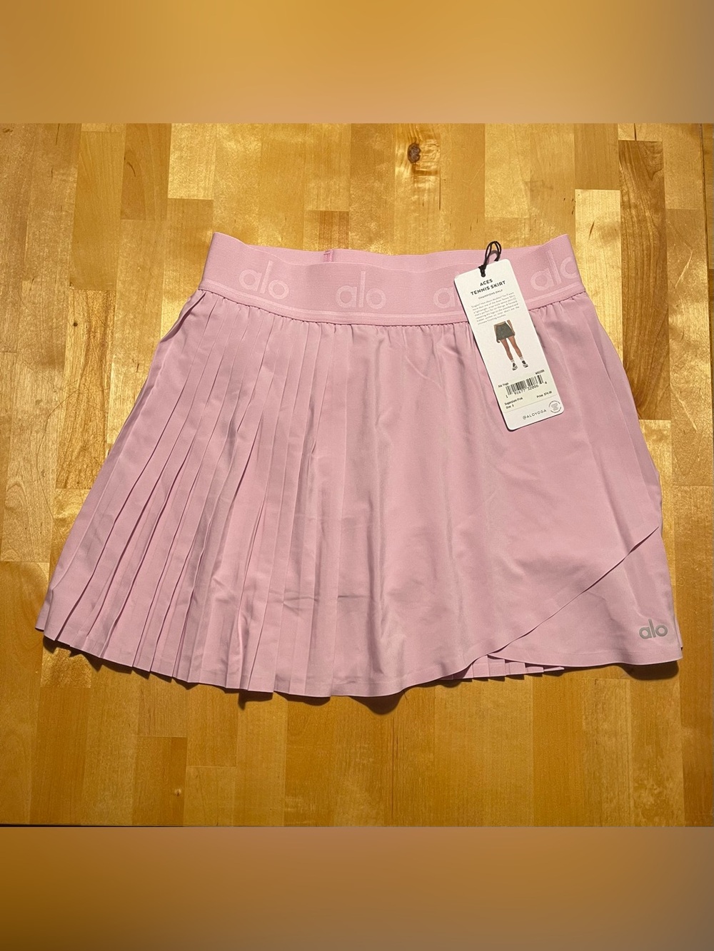 NWT Alo Yoga Aces Tennis Skirt in Sugarplum Pink (Size S)